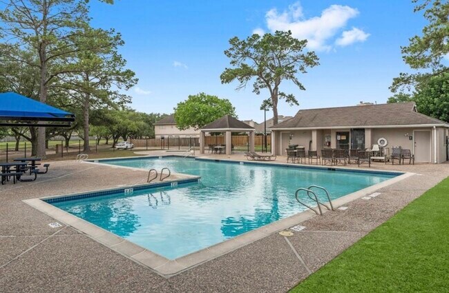 Building Photo - 6010 Forest Plaza Ct