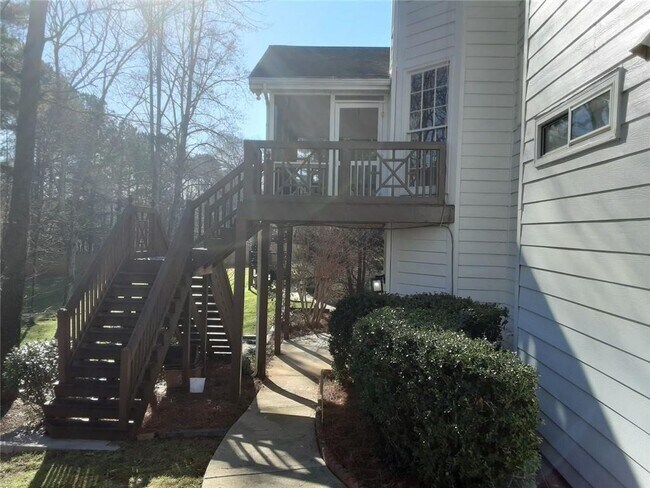 Building Photo - 3885 Waterford Dr