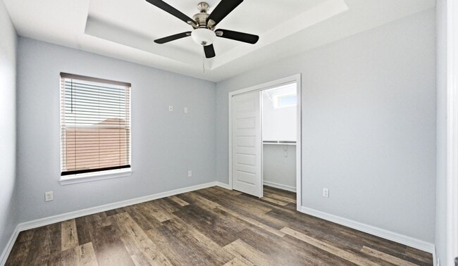 Building Photo - New Rental! Updated 3-bedroom/2 bath town home