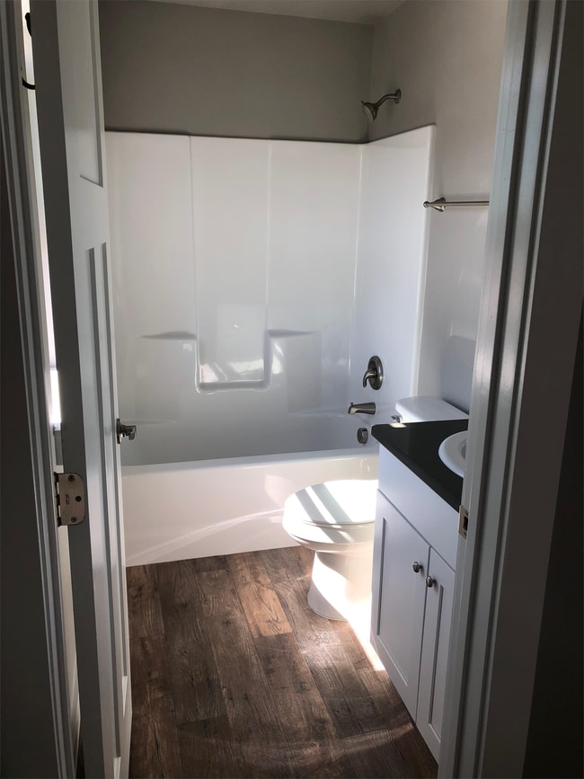 Building Photo - 924 S Division St