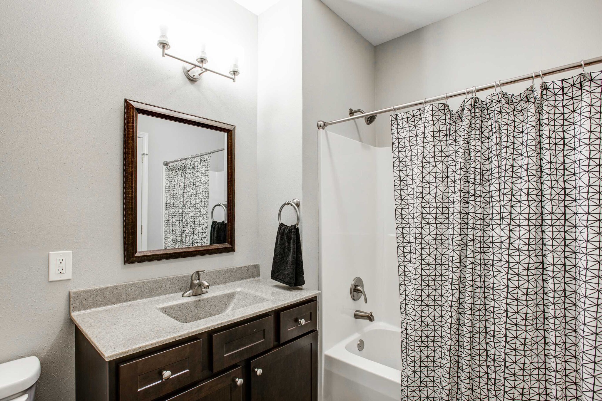 Bathroom - 2633 Columbia Lakes Dr