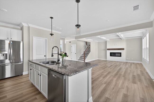 Building Photo - 4407 Silver Oak Dr