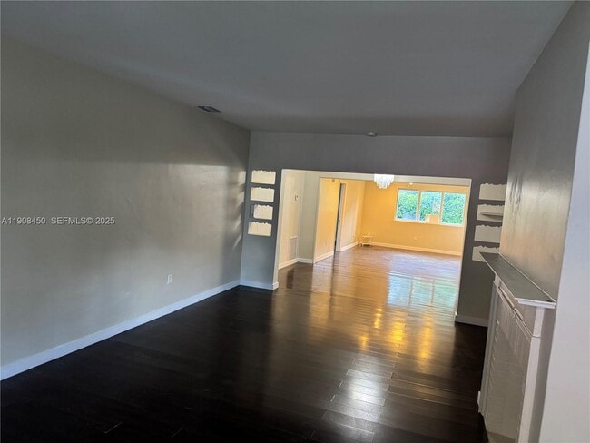 Building Photo - 1339 Flamingo Way