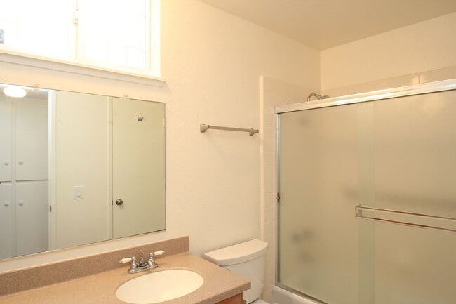 Building Photo - Welcome to this beautifully refreshed 4-bedroom, 2-bath two-story home located in desirable North...