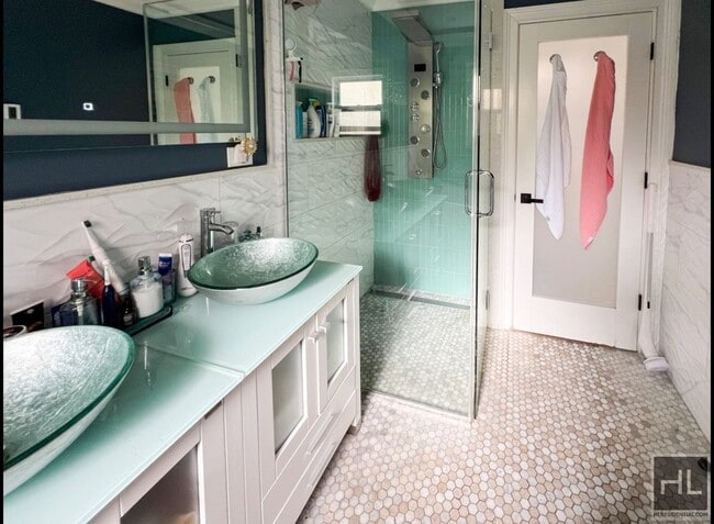 Building Photo - 3rd avenue