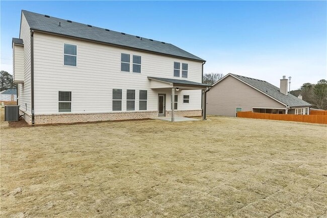 Building Photo - 2500 Sunny Hill Rd