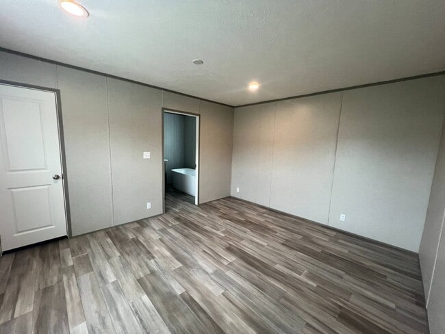 Building Photo - 4627 Blanche Rd