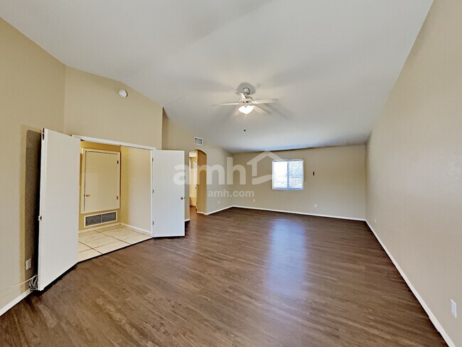 Building Photo - 5691 S Abbottsford Dr