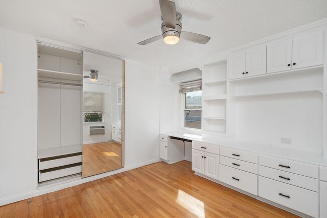 Building Photo - 11248 La Maida St
