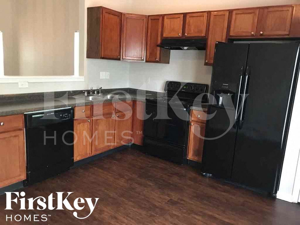 Building Photo - 5339 Greensward Ln