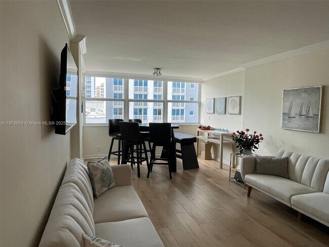 Building Photo - 209 N Fort Lauderdale Beach Blvd