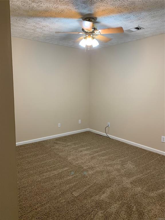 Building Photo - 131 Live Oaks Dr