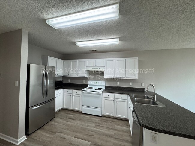 Building Photo - 5079 Cocoa Dr