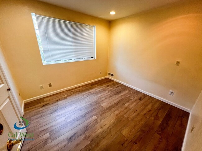 Building Photo - $5300 - Spacious 5 Beds 4 baths with large...
