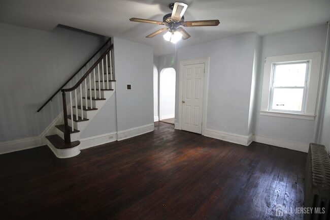 Building Photo - 417 Elmer St