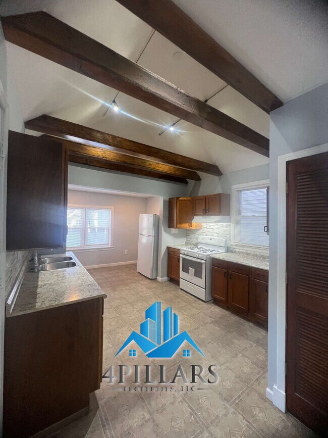 Building Photo - 5647 Sohl Ave