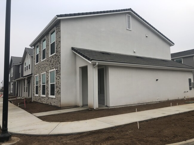 Building Photo - 10994 N St