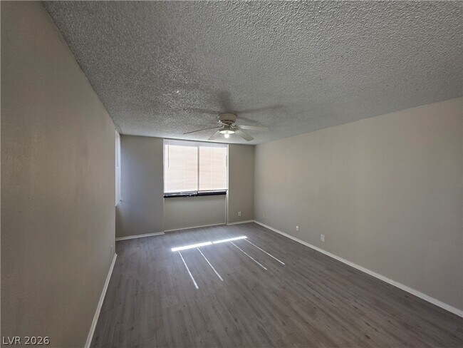 Building Photo - 3930 University Center Dr