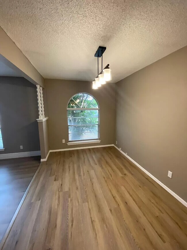 Building Photo - 10801 Havenrock Dr