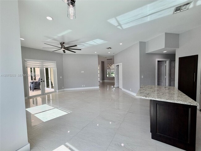 Building Photo - 5600 SW 199th Ave