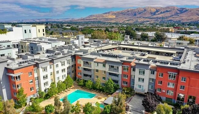 Building Photo - 1101 S Main St