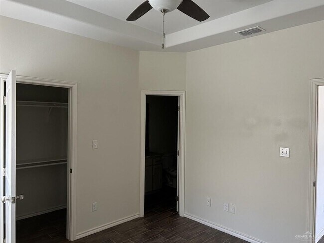 Building Photo - 14 Tinsley Ave