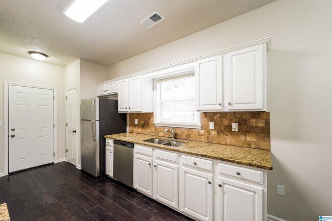 Building Photo - 1144 Amberley Woods Dr