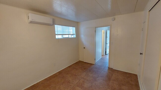 Building Photo - 3225 E Patricia St