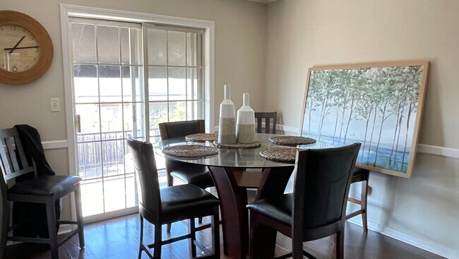 Building Photo - 5025 Wayneland Dr