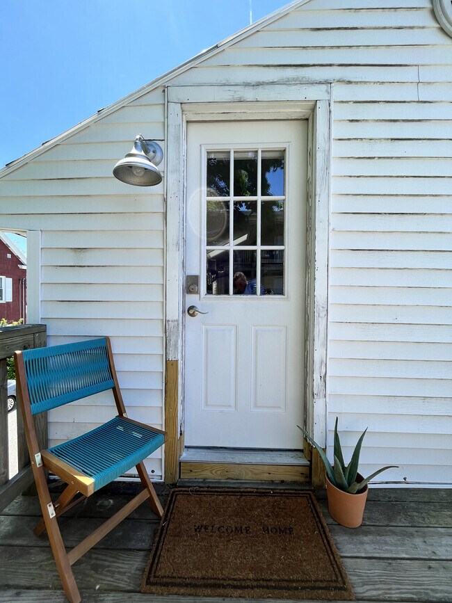 Saco Studio Fully Furnished 35 Thornton Ave Saco ME 04072 Apartment