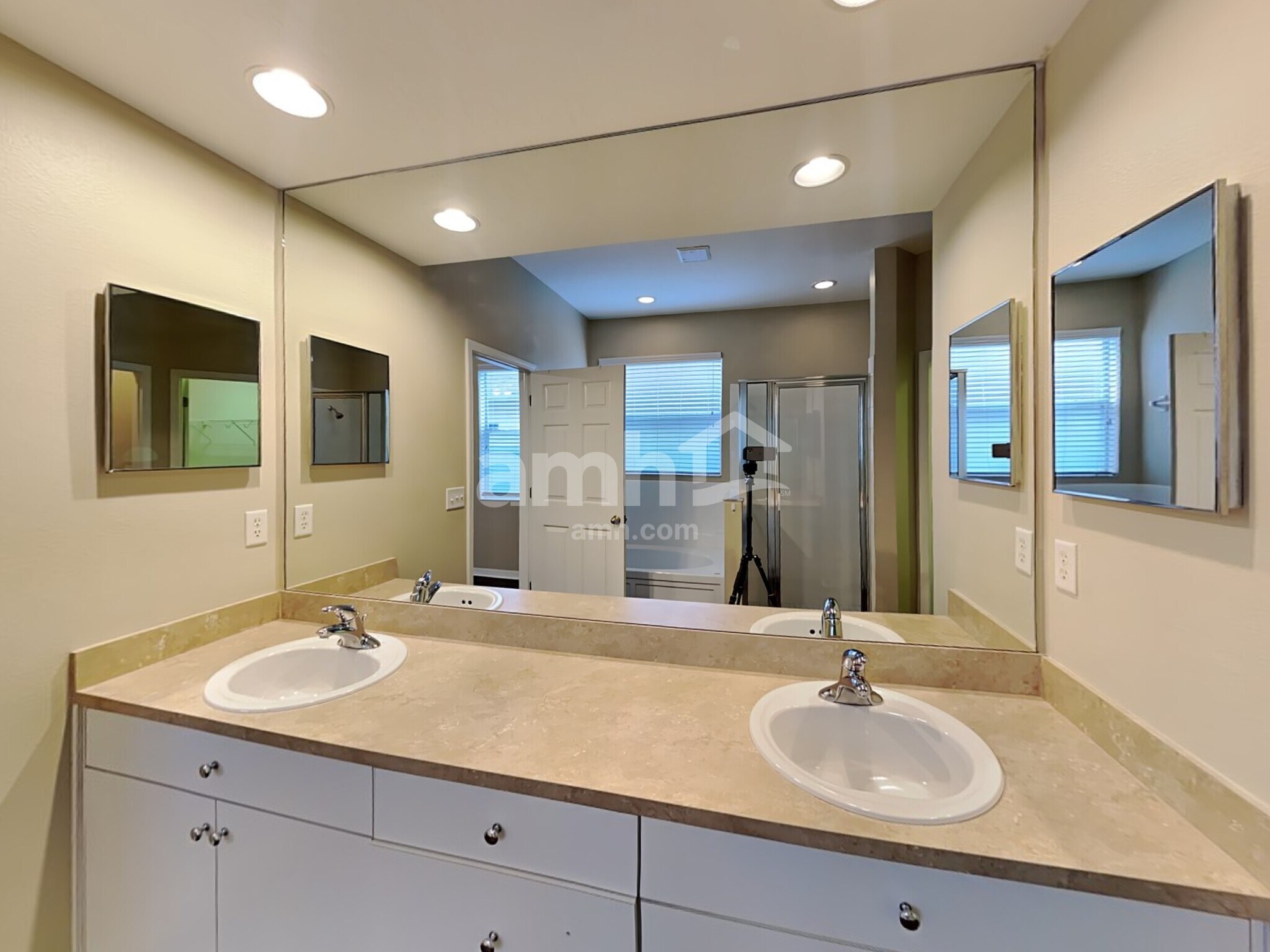 Building Photo - 3124 Shady Lily Ln