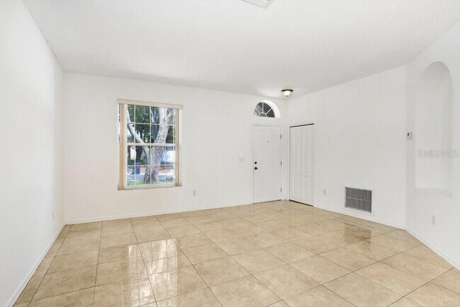 Building Photo - 930 Grand Canyon Dr