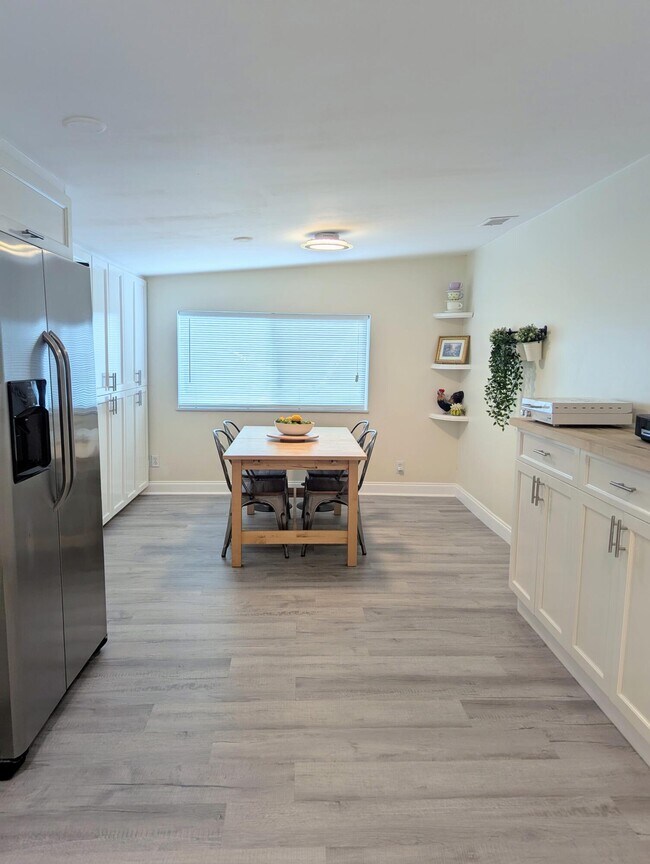 Building Photo - 708 Rambling Dr Cir