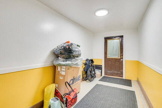 Building Photo - 3443 W Flournoy St