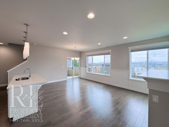 Building Photo - Modern 3-Story Bremerton Home with Water Views on Every Level