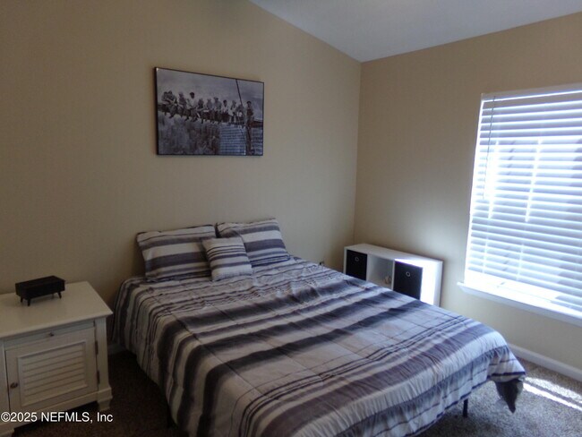 Building Photo - 13052 Sunset Lake Dr