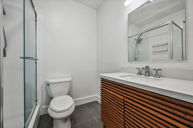 Building Photo - 11223 Pond View Dr