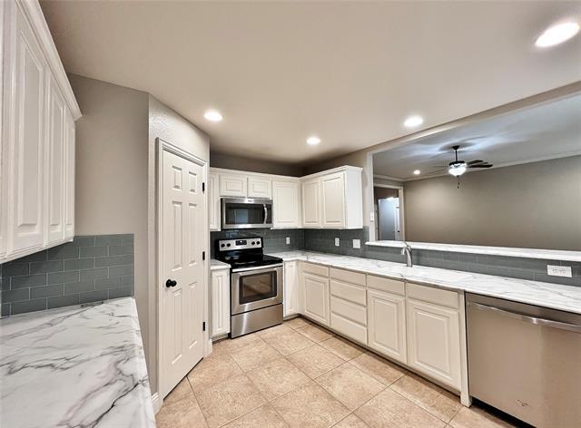 Building Photo - 600 Bretts Way