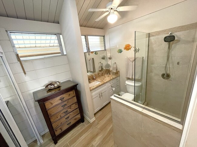 Building Photo - Step into the peaceful and lovingly cared-for 2-bedroom, 2-bath condo in Haleakala Shores — one o...