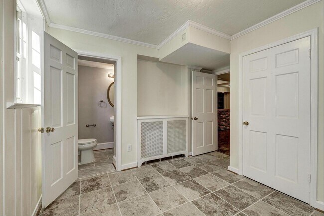 Building Photo - 4910 Hillbrook Ln NW