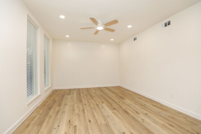 Building Photo - 1115 Augusta Dr