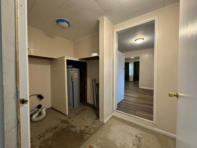 Building Photo - 1205 Broadus Ave SE