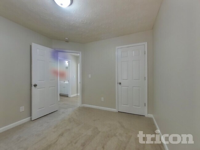 Building Photo - 6844 Bridgewood Dr