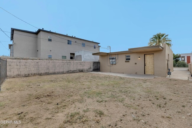 Building Photo - 8931 Robert Dr