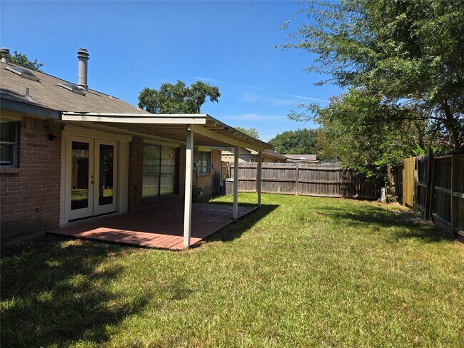 Building Photo - 2515 Maple Tree Ct