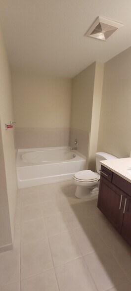 Building Photo - 1064 N Tamiami Trl