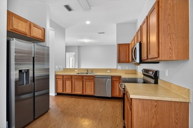 Building Photo - Eagle Harbor Townhome