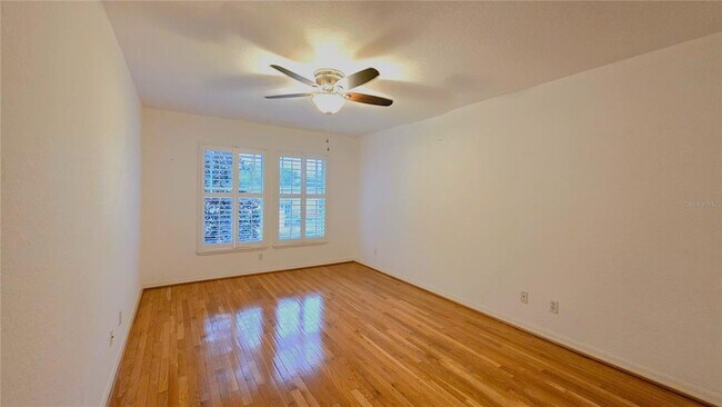 Building Photo - 381 1st Ave SW