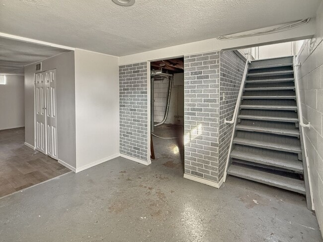 Building Photo - 3322 Birchwood Ave SW