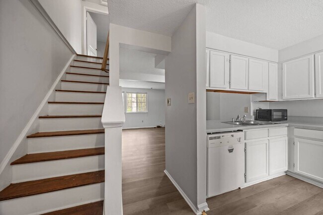 Building Photo - 7716 Sandra Ln